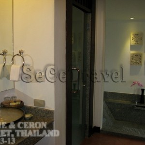SeCeTravel-Aquamarine Resort and Villa-Bathroom-1