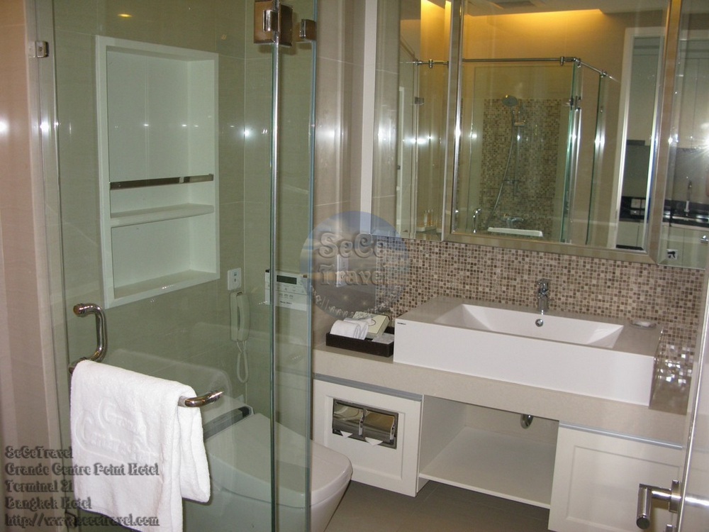 SeCeTravel-Grande Centre Point Hotel Terminal 21-Grand Deluxe-bathroom2