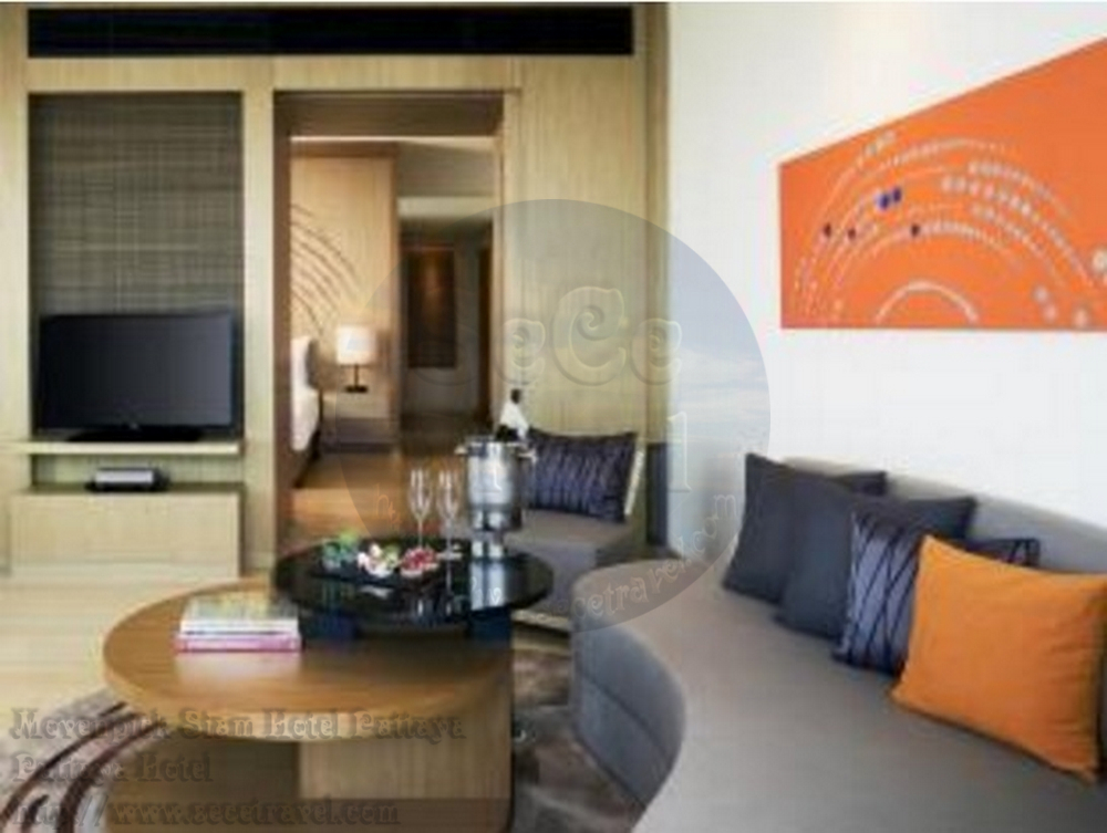 SeCeTravel-Movenpick Siam Hotel Pattaya-Executive Suite Sea View-living room1