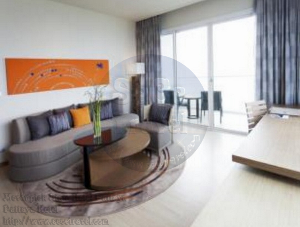 SeCeTravel-Movenpick Siam Hotel Pattaya-Executive Suite Sea View-living room3