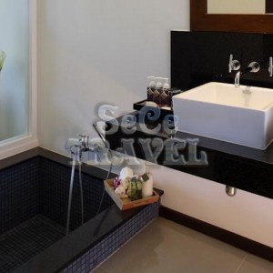 SeCeTravel-TWO-VILLAS-HOLIDAY-PHUKET-OXYGEN-STYLE-Bang-Tao Beach-BATHROOM-1