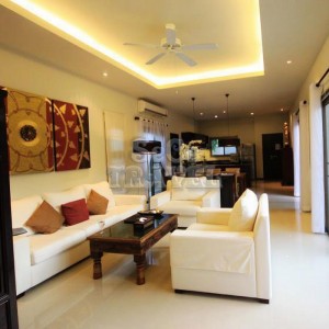 SeCeTravel-Two-Villas-Holiday-Oriental-Style-Layan-Beach-Phuket-Thailand-Living-Room