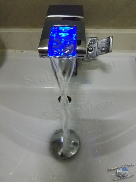 SeCetravel-代購-LED發光瀑布冷熱水龍頭4