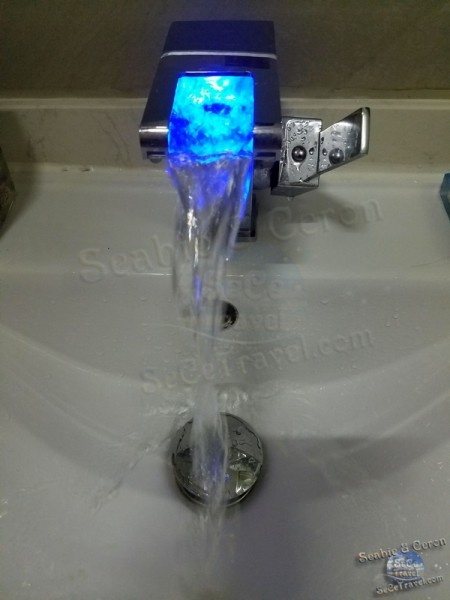 SeCetravel-代購-LED發光瀑布冷熱水龍頭7